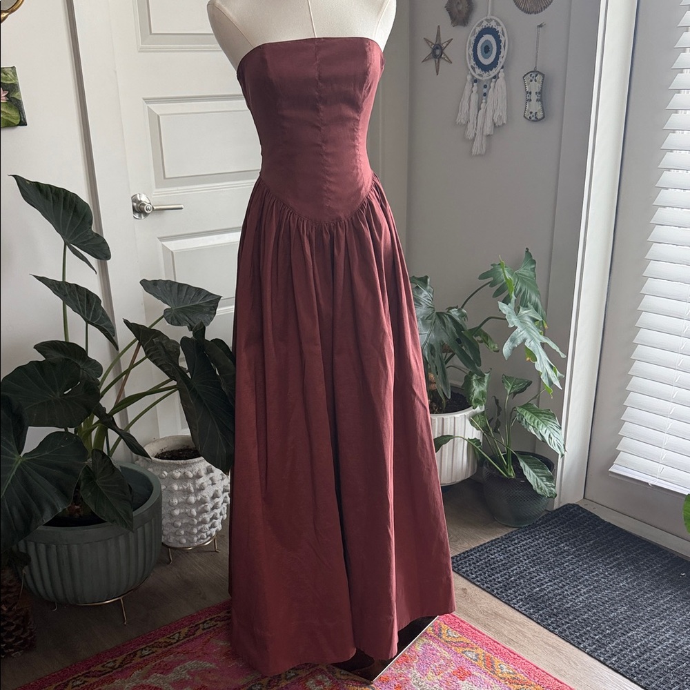 Strapless Wine-Red Formal Gown